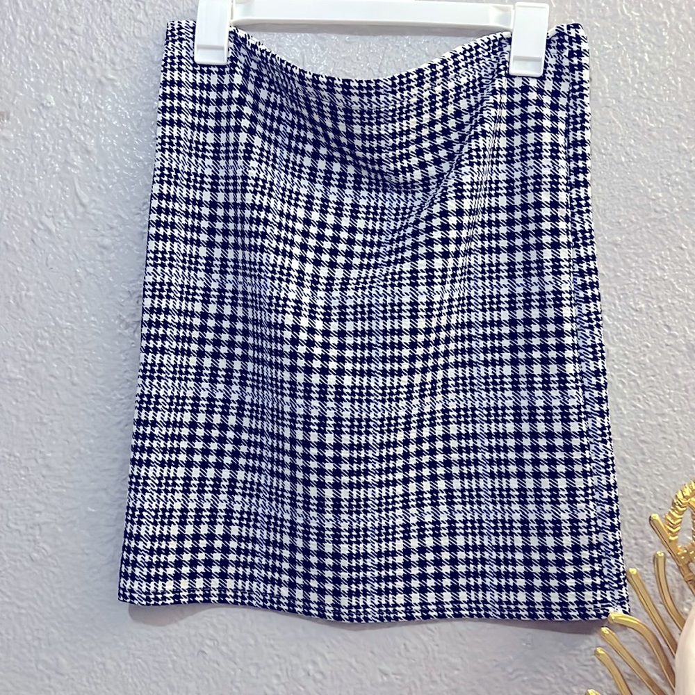 Mid skirt for summer can be dressed up or down